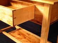 Handsawn dovetails on drawers